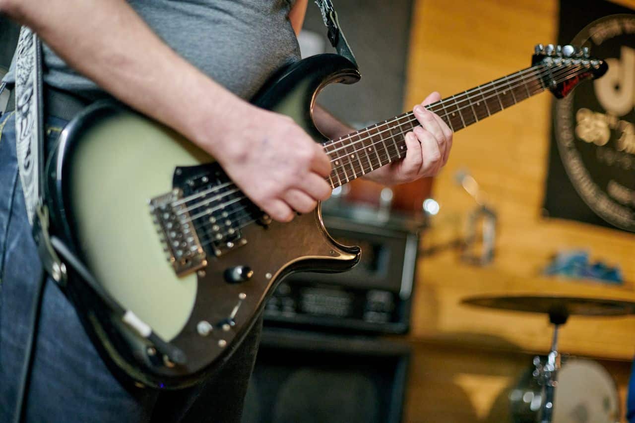 premiers pas à la guitare basse